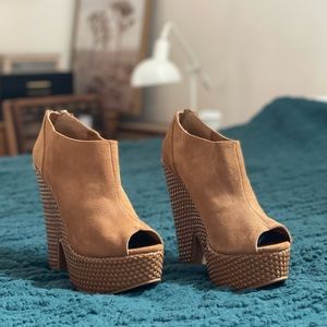 Ecoté peeptoe heels. Very convincing faux suede. Comfy for how high they are